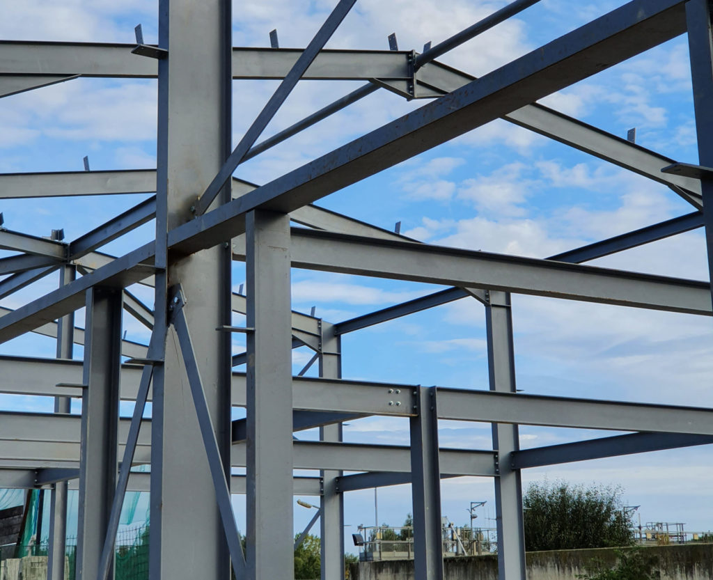 Portal frame erection Whitwell - SG4 - steel building structure